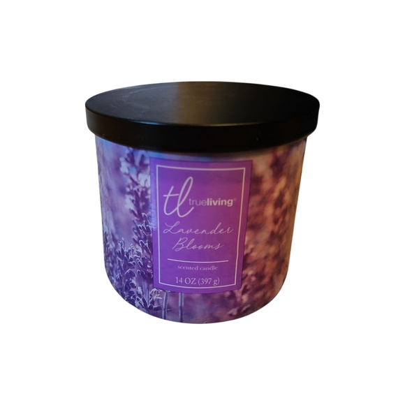 Lavender Blooms Scented Candle, NWT - Picture 1 of 2
